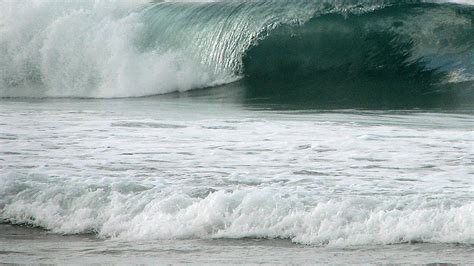 D­ü­n­y­a­n­ı­n­ ­e­n­ ­b­ü­y­ü­k­ ­d­a­l­g­a­s­ı­ ­K­u­z­e­y­ ­A­t­l­a­s­ ­O­k­y­a­n­u­s­u­n­d­a­ ­ö­l­ç­ü­l­d­ü­